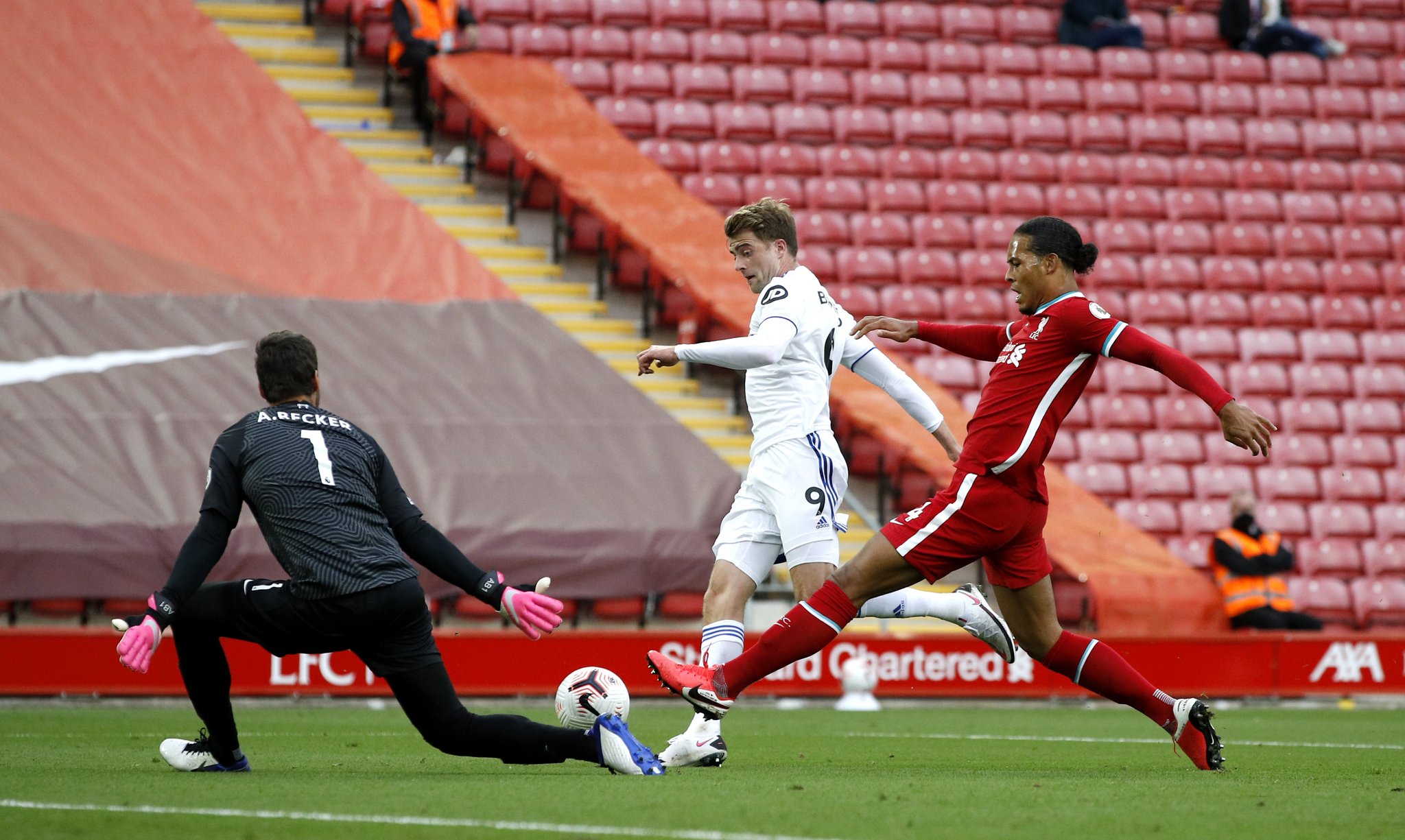 让一些人坚 让一些人坚